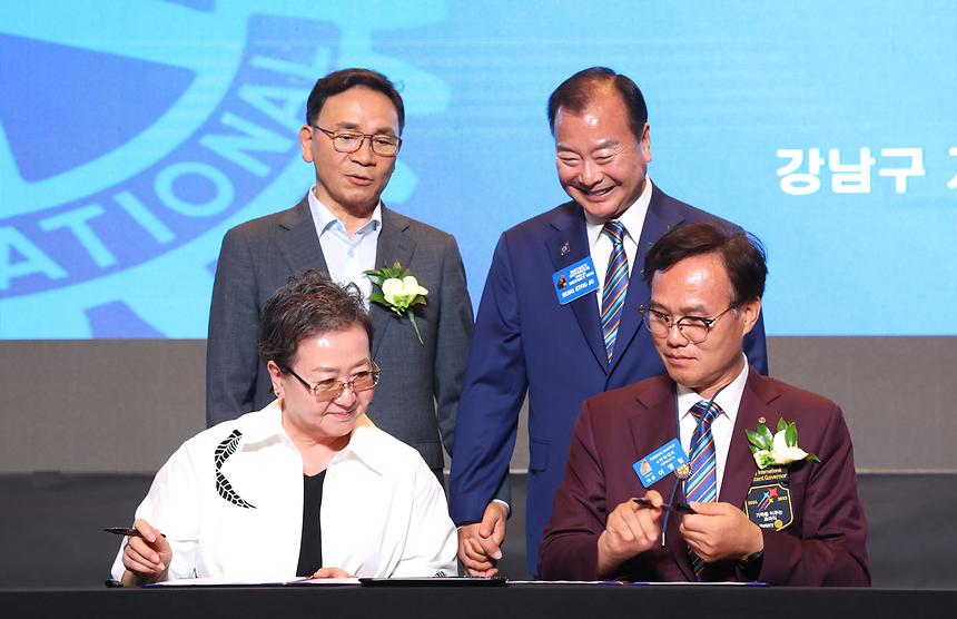‘국제로타리 3640지구 총재 이·취임식’ - 3