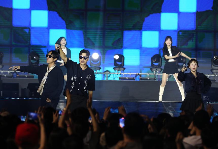 ‘오픈 에어 콘서트’ - 21