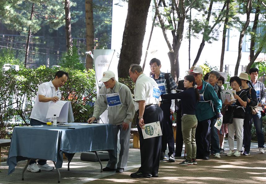 ‘제3회 강남 시니어 기억·돌봄 걷기대회’ - 6