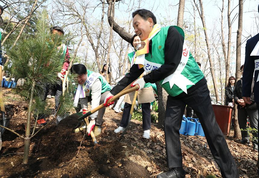 강남숲 나무심기 - 1