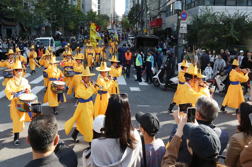 강남 도심 가로지르는 조선시대 어가행렬 - 11