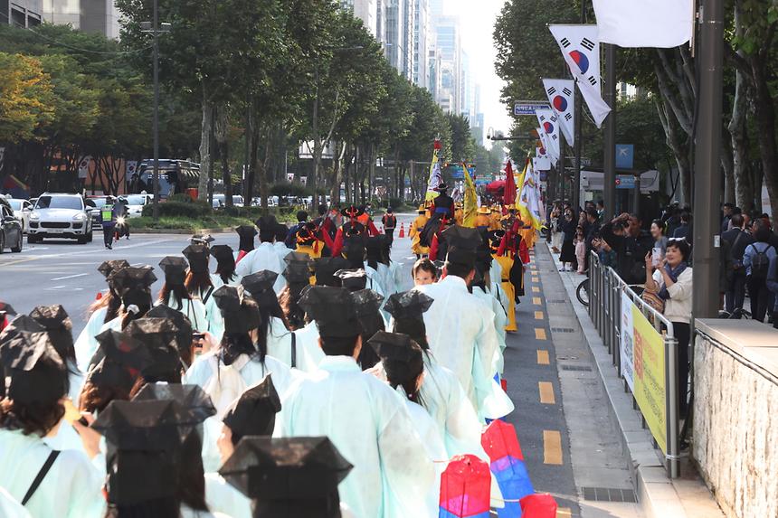 강남 도심 가로지르는 조선시대 어가행렬 - 13