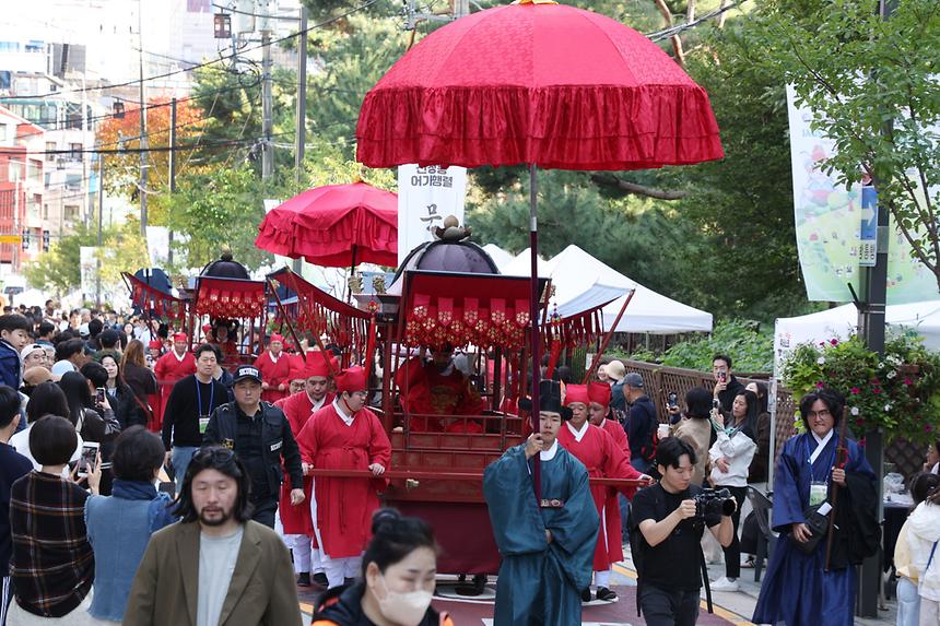 강남 도심 가로지르는 조선시대 어가행렬 - 12