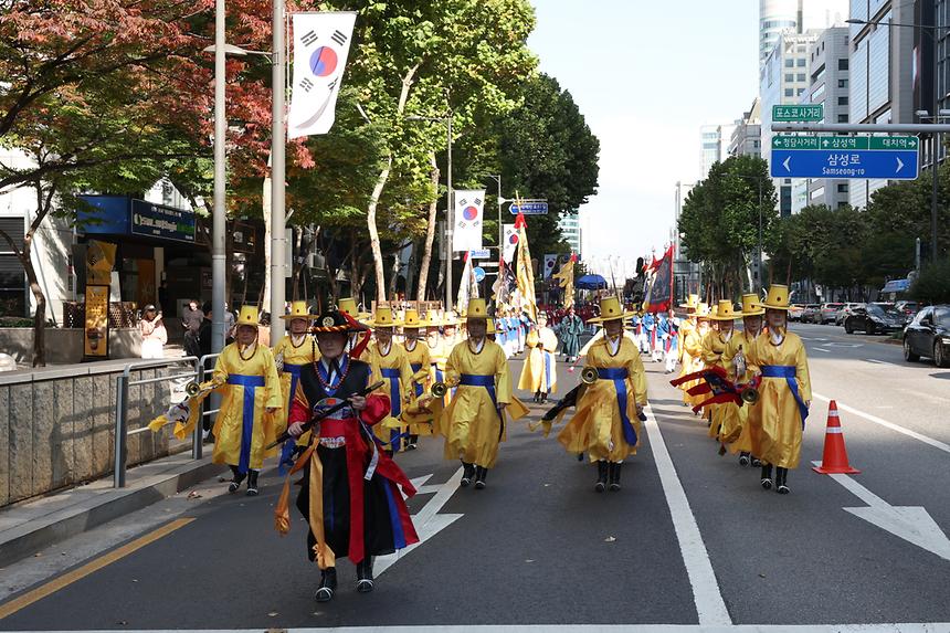 강남 도심 가로지르는 조선시대 어가행렬 - 4