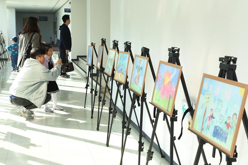 자연보호 유아부 사생대회 시상 - 2