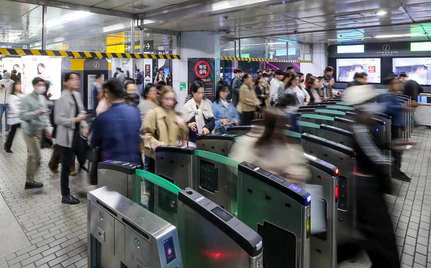 강남역 인파 - 4