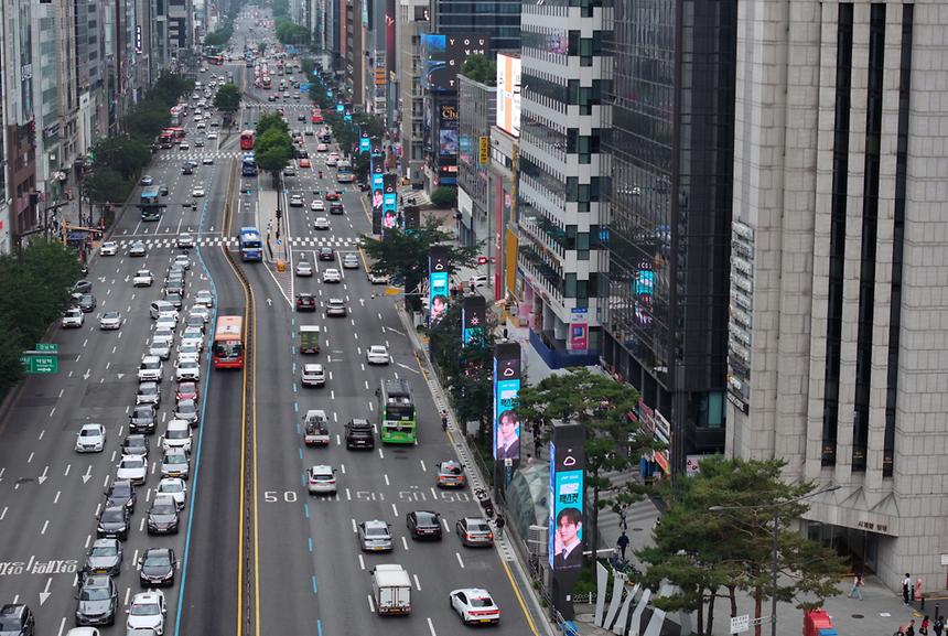 강남역 미디어폴 - 2