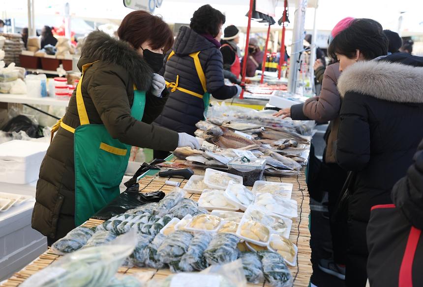 북적북적 ‘2026 설맞이 직거래장터’  - 3