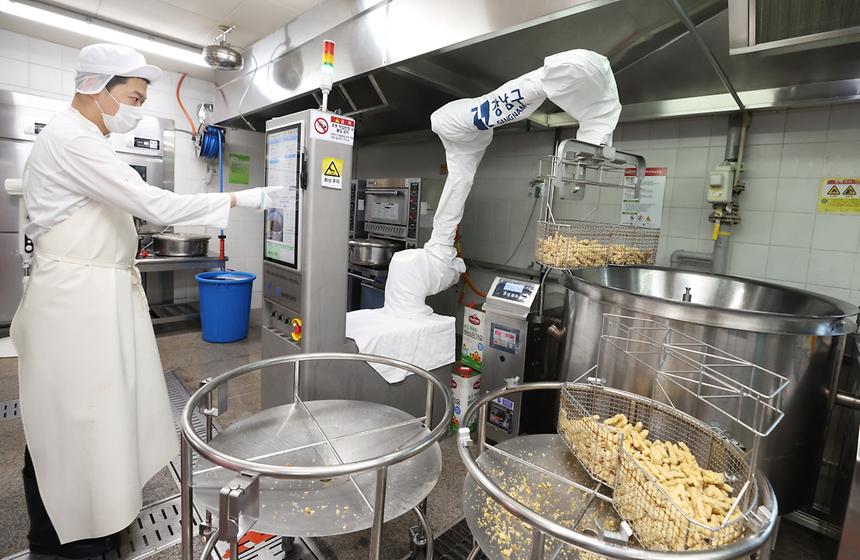 급식 조리로봇...조리종사자 작업환경 개선 효과 - 2