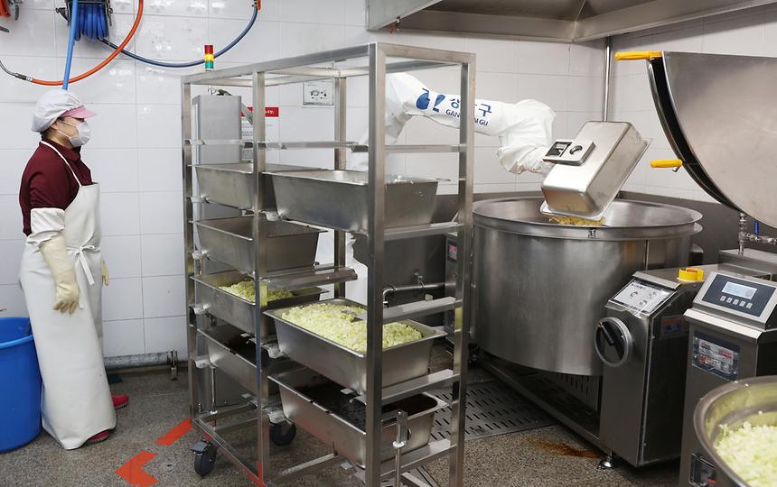 급식 조리로봇...조리종사자 작업환경 개선 효과 - 6