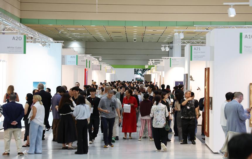 ‘키아프˙프리즈 서울 2025’ 개막 - 9