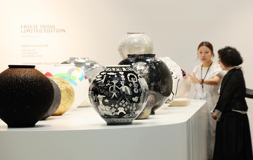 ‘키아프˙프리즈 서울 2025’ 개막 - 6