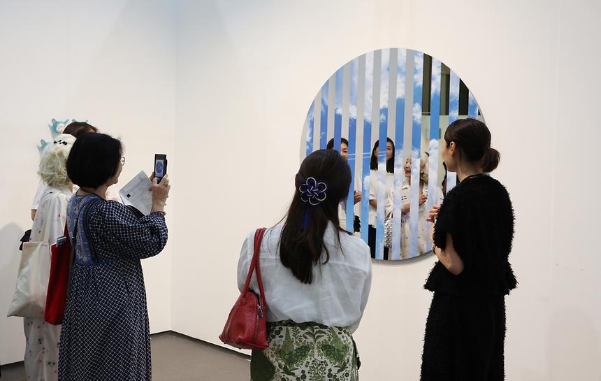 ‘키아프˙프리즈 서울 2025’ 개막 - 8