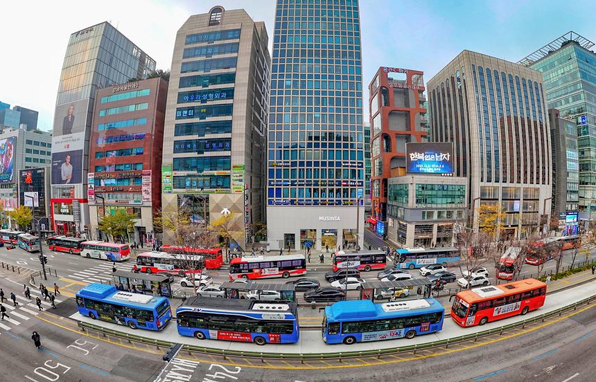 강남역 버스환승센터 - 2
