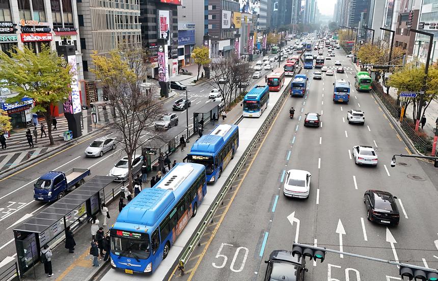 강남역 버스환승센터 - 1