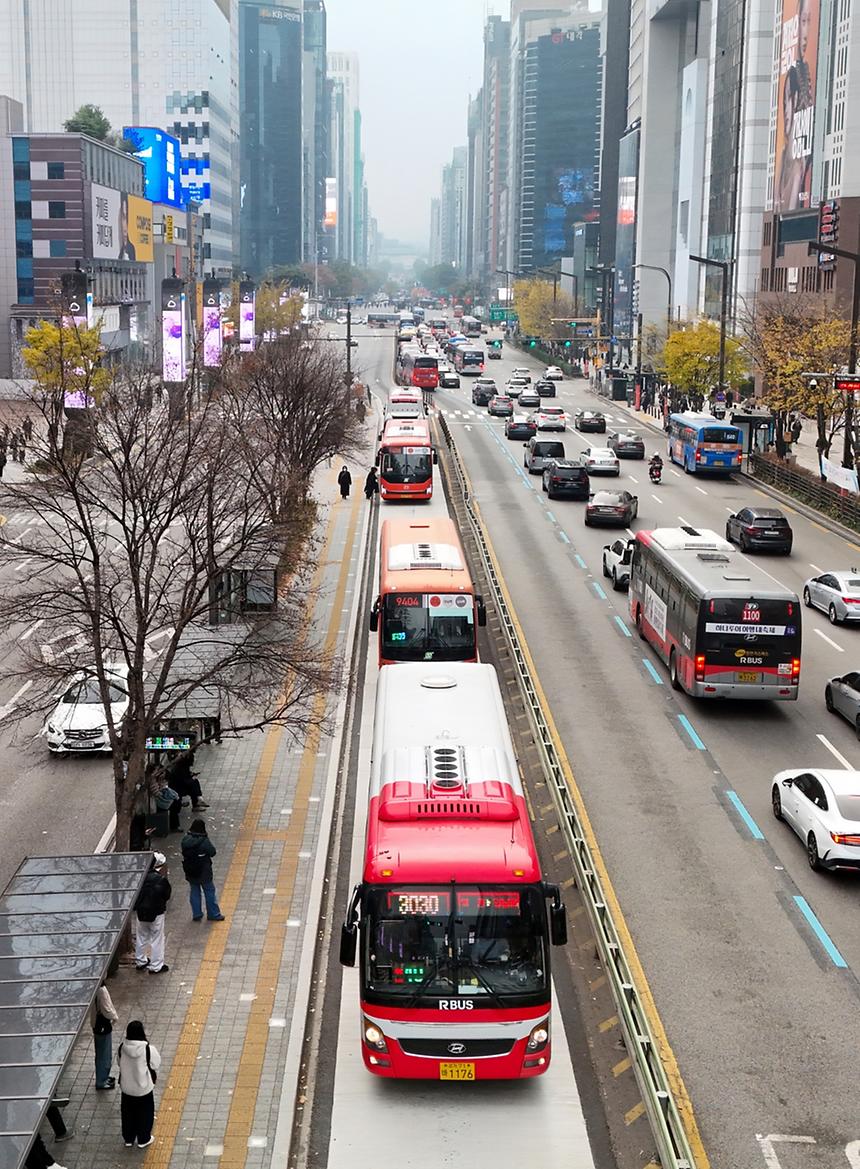 강남역 버스환승센터 - 6