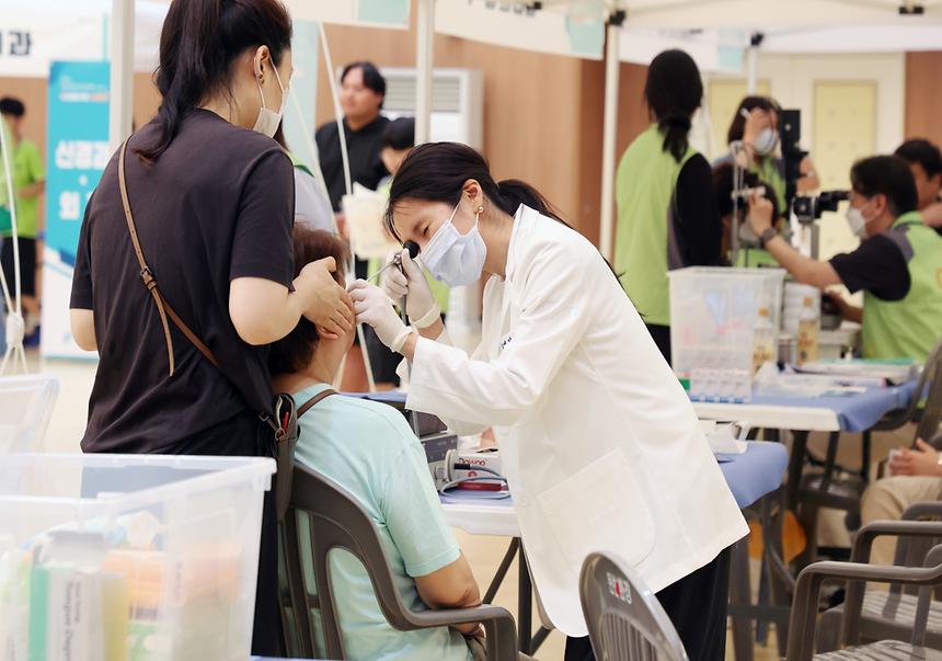 서울대병원 강남센터와 함께하는 ‘우리곁에 건강 수호천사’ - 7
