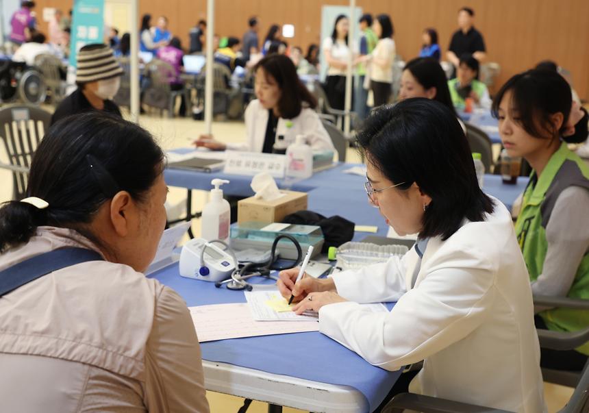 서울대병원 강남센터와 함께하는 ‘우리곁에 건강 수호천사’ - 5