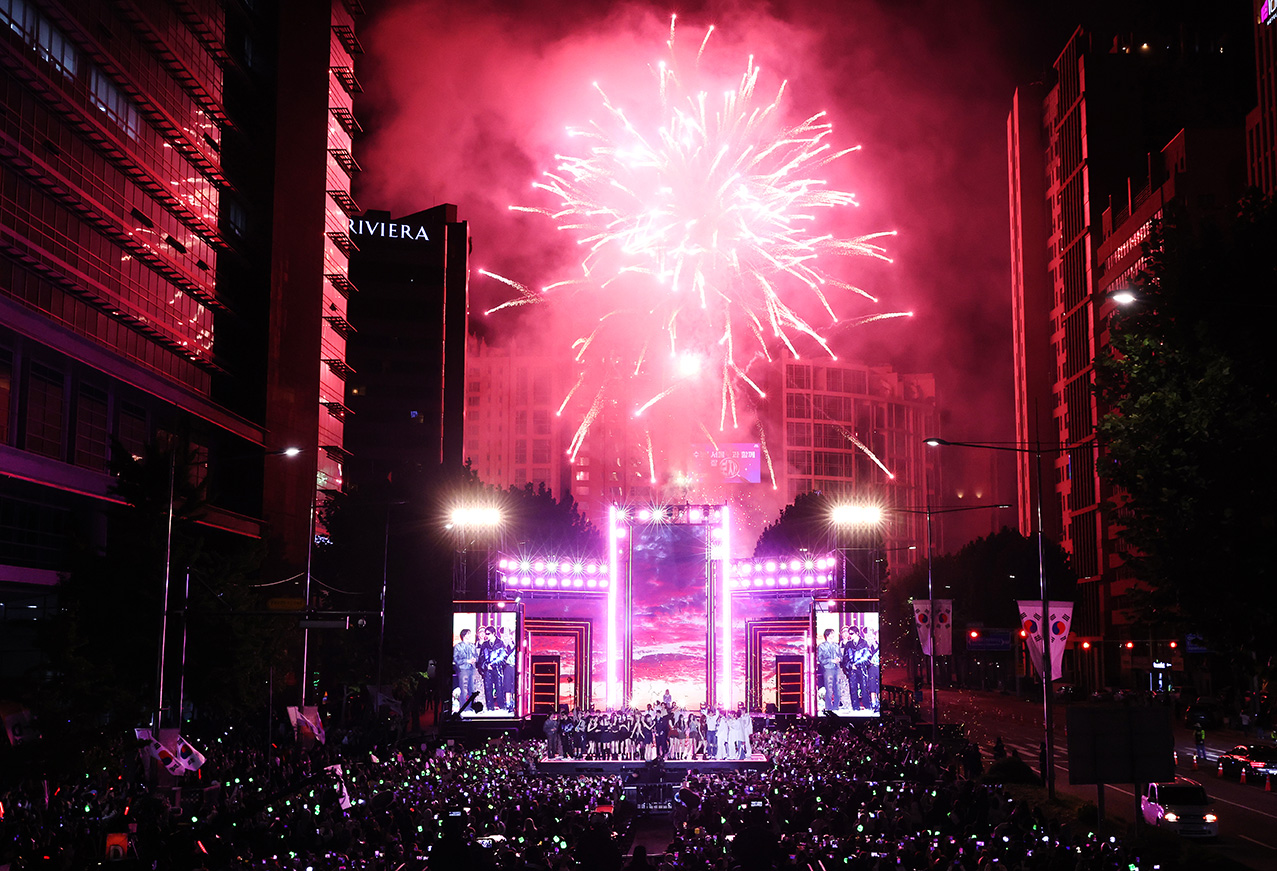 영동대로를 달군 케이팝 콘서트