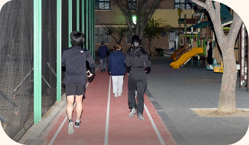 강남개방학교를 이용 중인 주민들