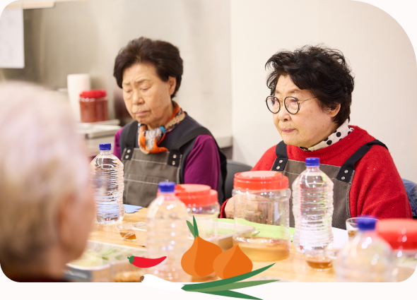 남구노인통합지원센터 어르신 쿠킹클래스 프로그램 참가자들