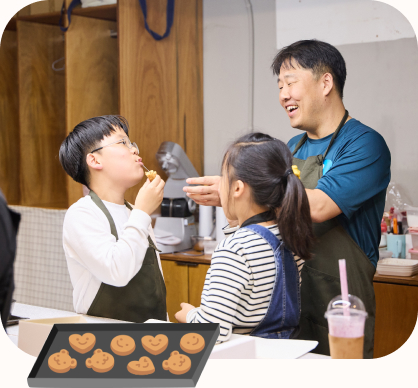 왼쪽부터 채윤 양 가족, 준서 군 가족, 승우 군과 유진 양 가족