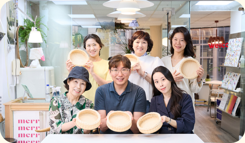 위 왼쪽부터 신희수, 임양희, 최지환 아래 왼쪽부터 김수영, 조진현, 박주경