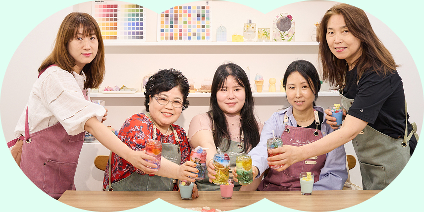 위 왼쪽부터 박준희 님, 서원예 님, 김송이 님, 한진영 님, 최지현 님.