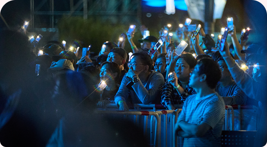 강남페스티벌 콘서트를 즐기는 시민들