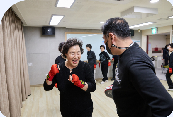 대치동 노인종합복지센터 ‘힐링태권브이’