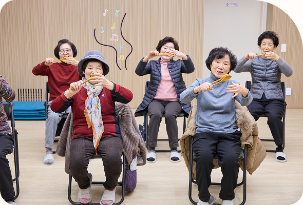 타악연주 연습 중인 회원들