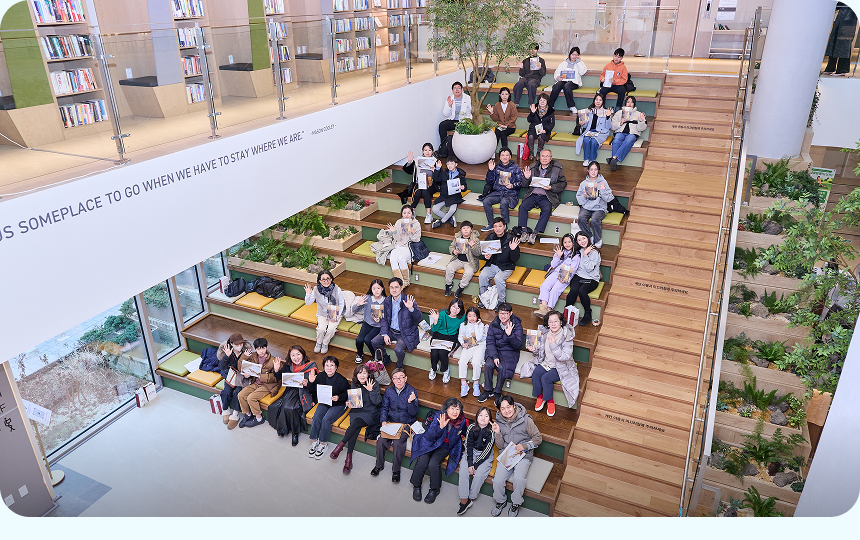 교육에 참석한 박시오 명예기자(왼쪽)를 비롯한 명예기자와 가족들