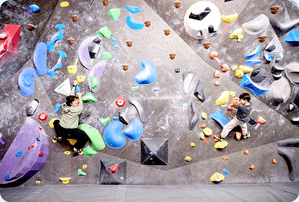 이날 구민들이 도전한 종목은 볼더링. 