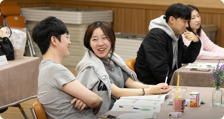 ⓒ 가족이라는 첫 단추를 끼우는 ‘예비부부교실’에 참여한 예비부부들
