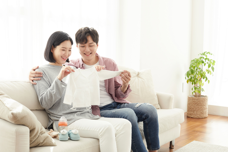 강남구가 관내 임산부와 가족을 위한 온오프라인 특강을 운영한다.