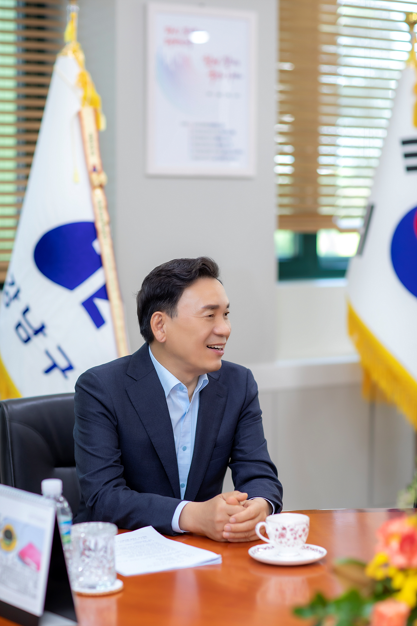 조성명 강남구청장은 아침에 출근하자마자 구청장실로 들어온 민원이 어떤 게 있나 파악하는 것으로 하루를 시작한다. [사진=오건호 사진기자]