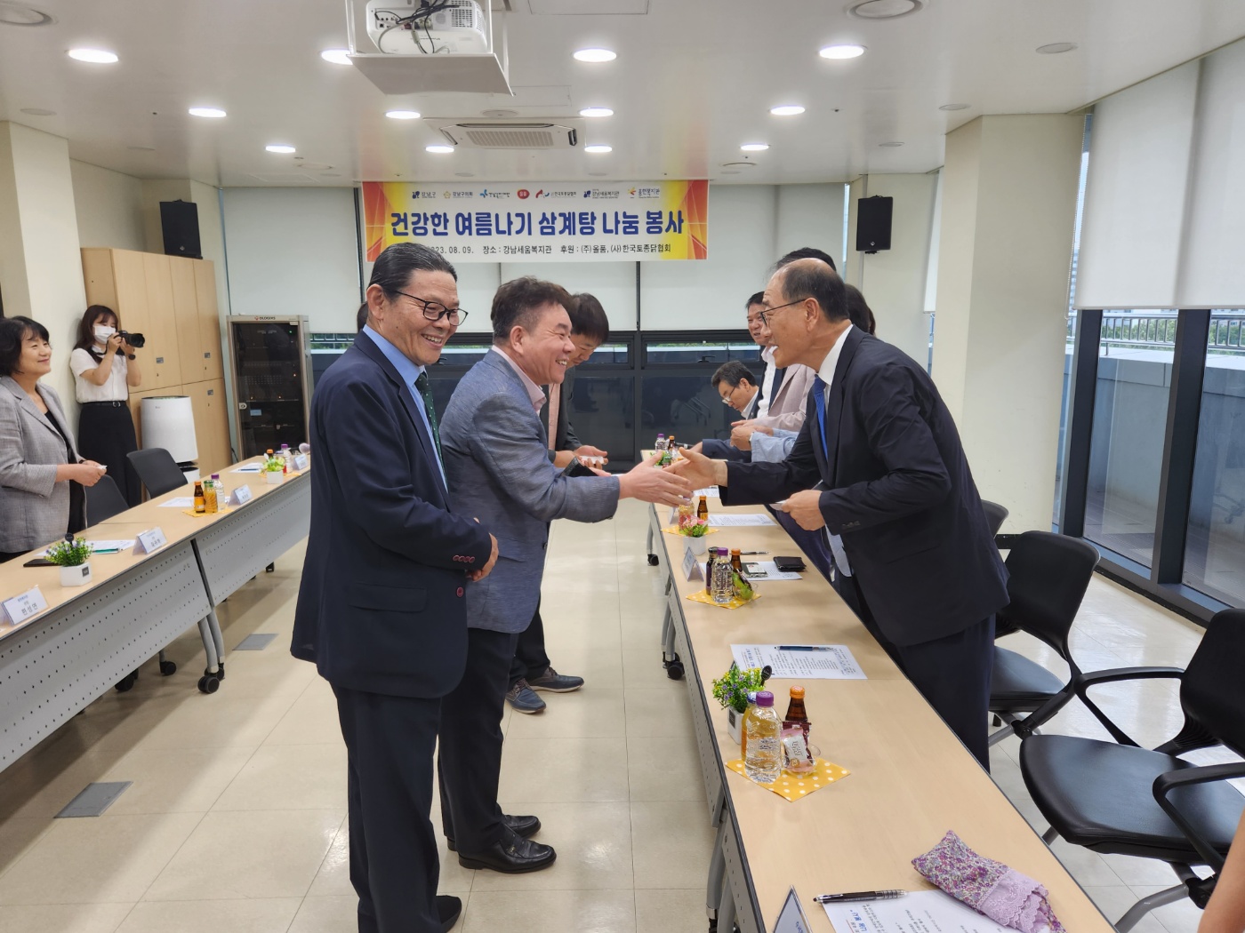 20230809  (주)올품 및 (사)한국토종닭협회와 함께하는 건강한 여름나기 삼계탕 나눔 봉사 