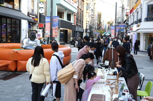 지난 10월 진행된 ‘오랭이로 오~랭 축제’ 모습 ⓒ 강남구청