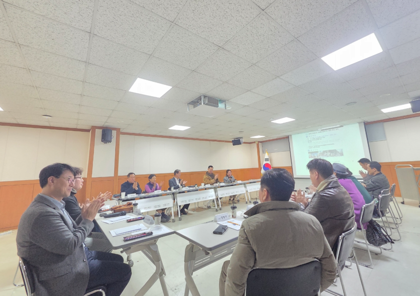 2025년 11월 주민자치위원회 회의 사진