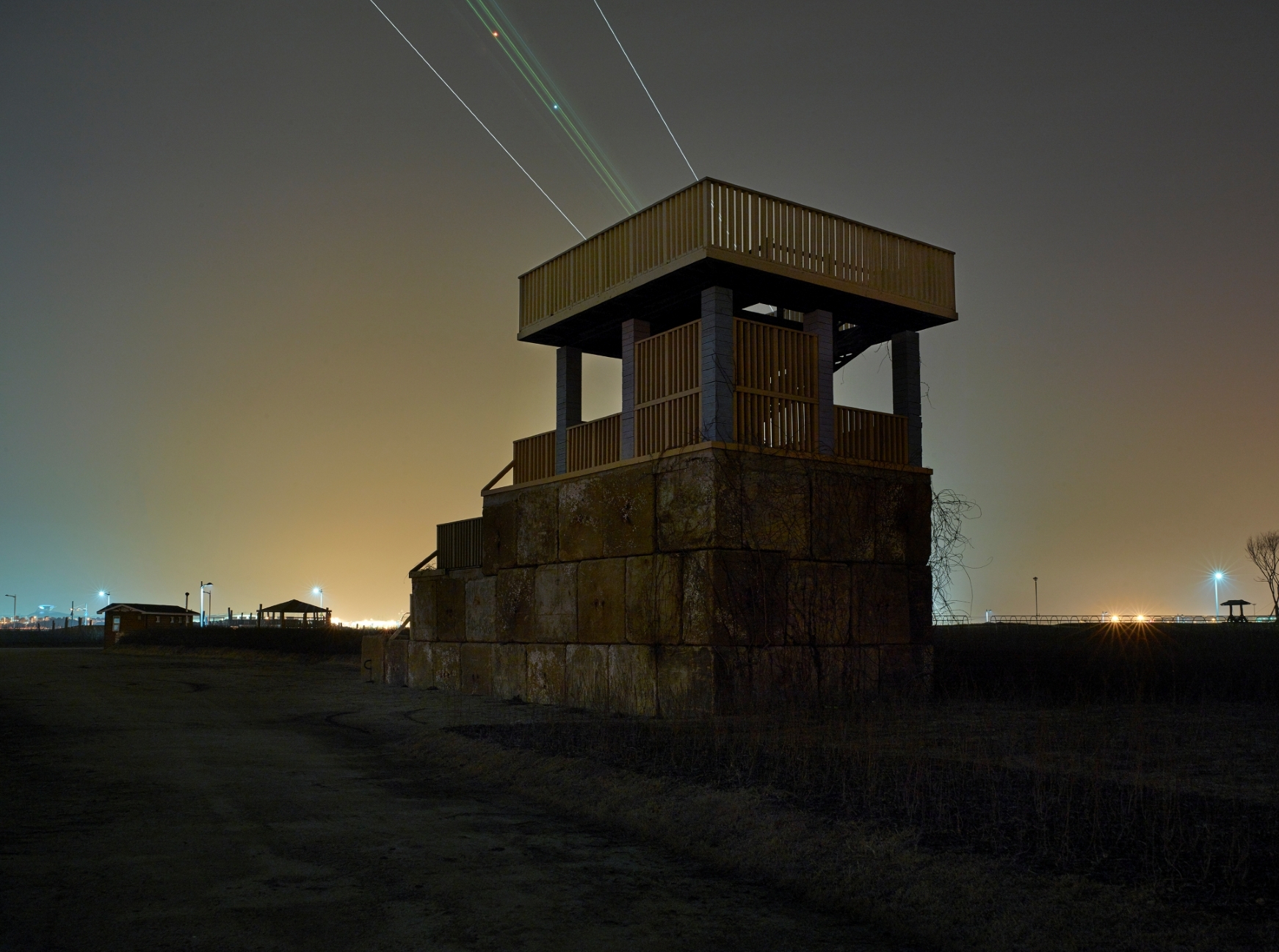 김신욱 Shinwook Kim, ICN Night Spotting, 2014, Archival pigment print, walnut frame with anti-reflective glass, 40 × 50cm