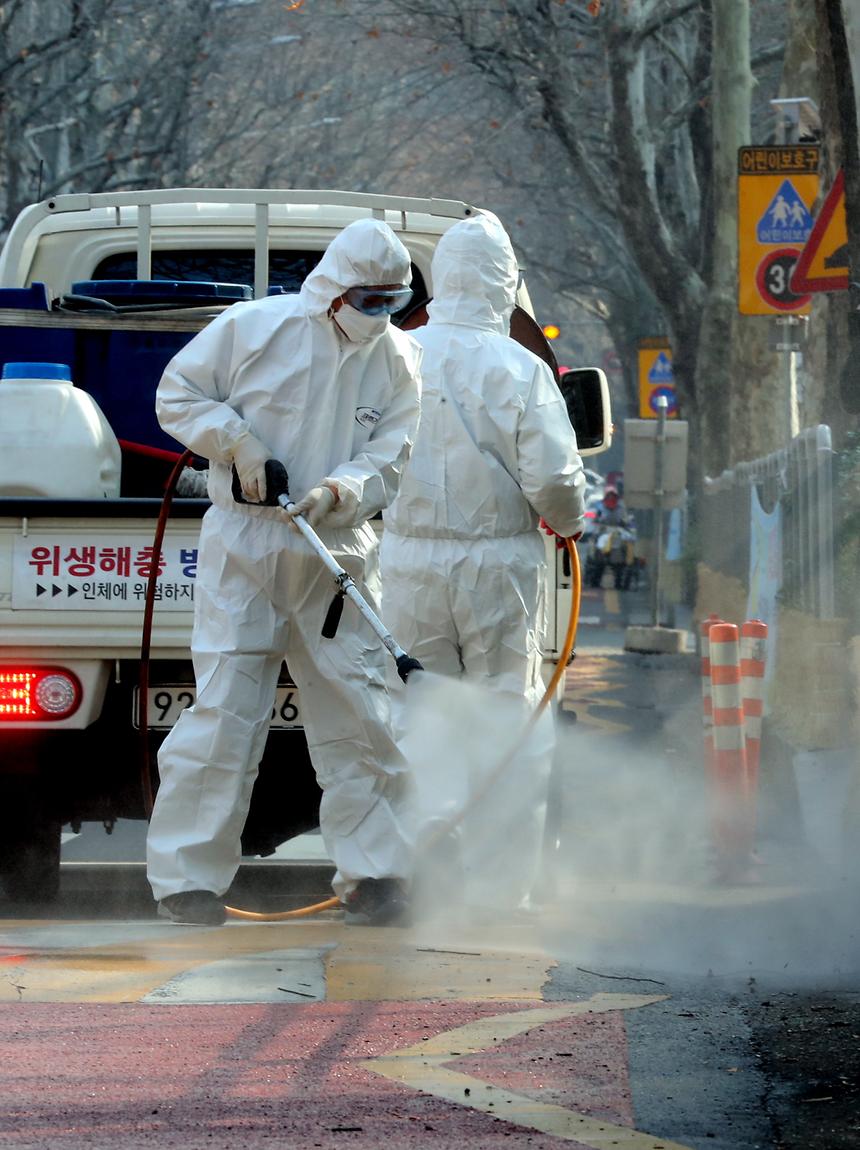 02.20 선제적 대응 위한 강남구 관내 방역 | 강남구청 > 강남소식 > 오늘의 포토
