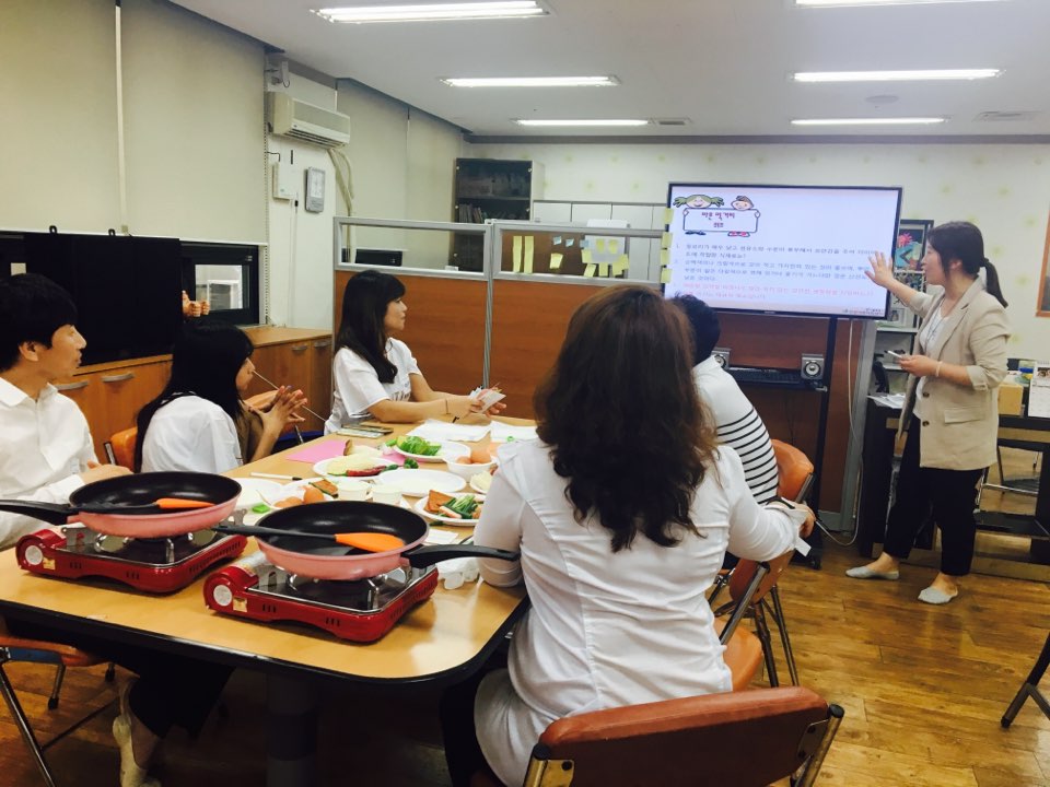 3-2)강남구센터_5월_패밀리셰프_롯데&지역주민 사진2.jpg