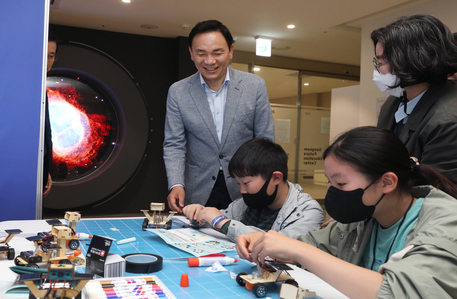 ‘과학 페스티벌’ 참석