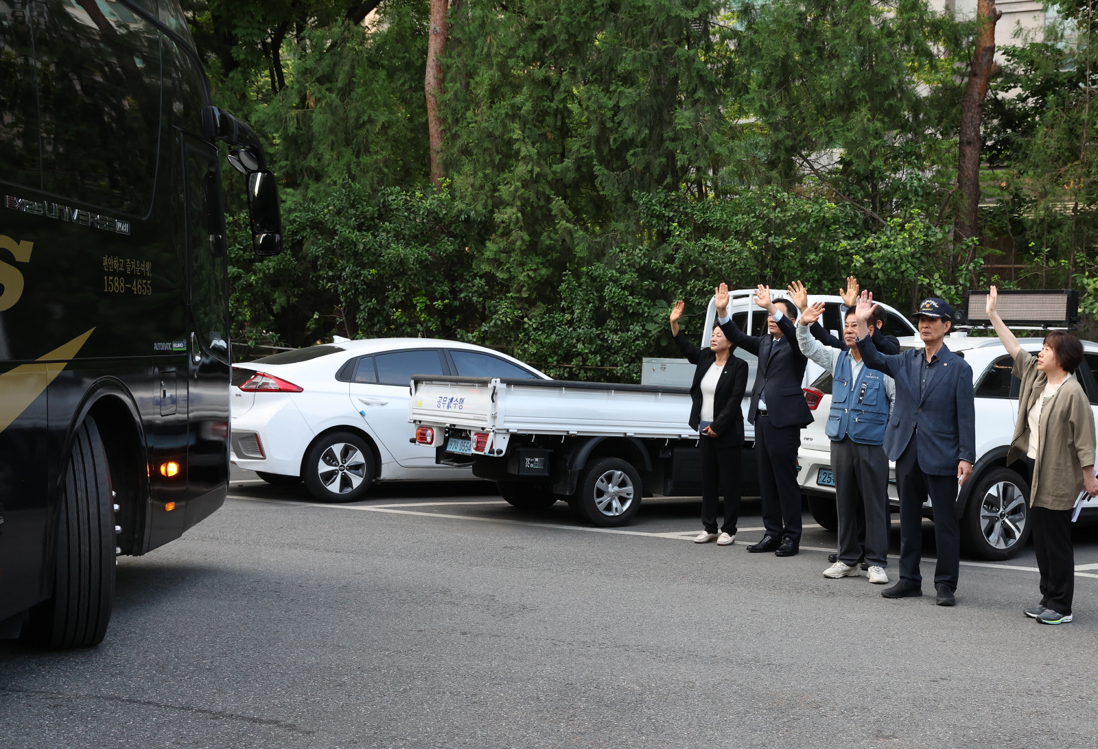 현충일 추념식 참배 유가족 환송