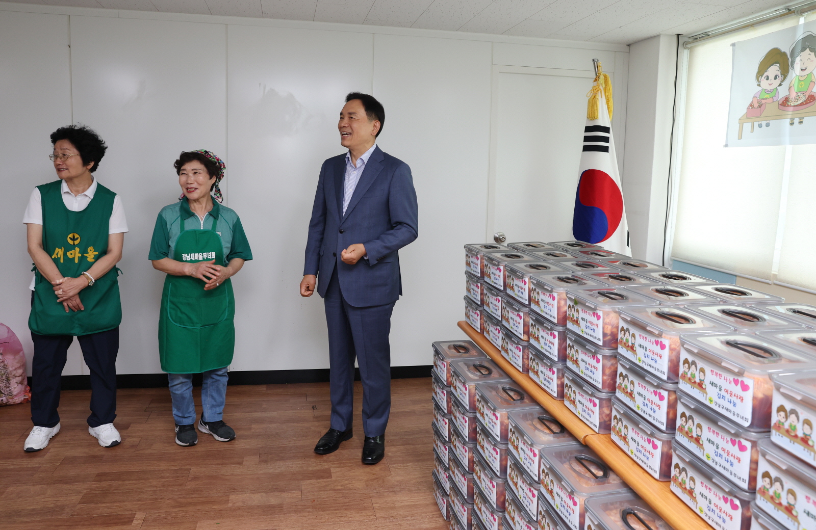 ‘이웃사랑 김치나눔’ 새마을부녀회원들 격려