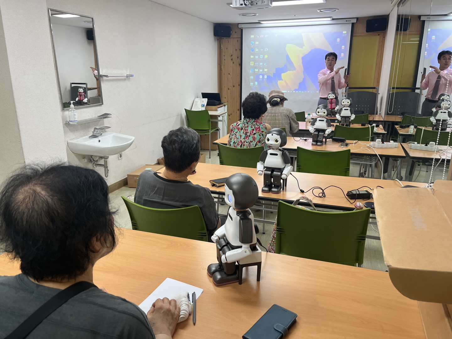 [복지]로봇(LIKU)와 함께하는 스마트폰 교육