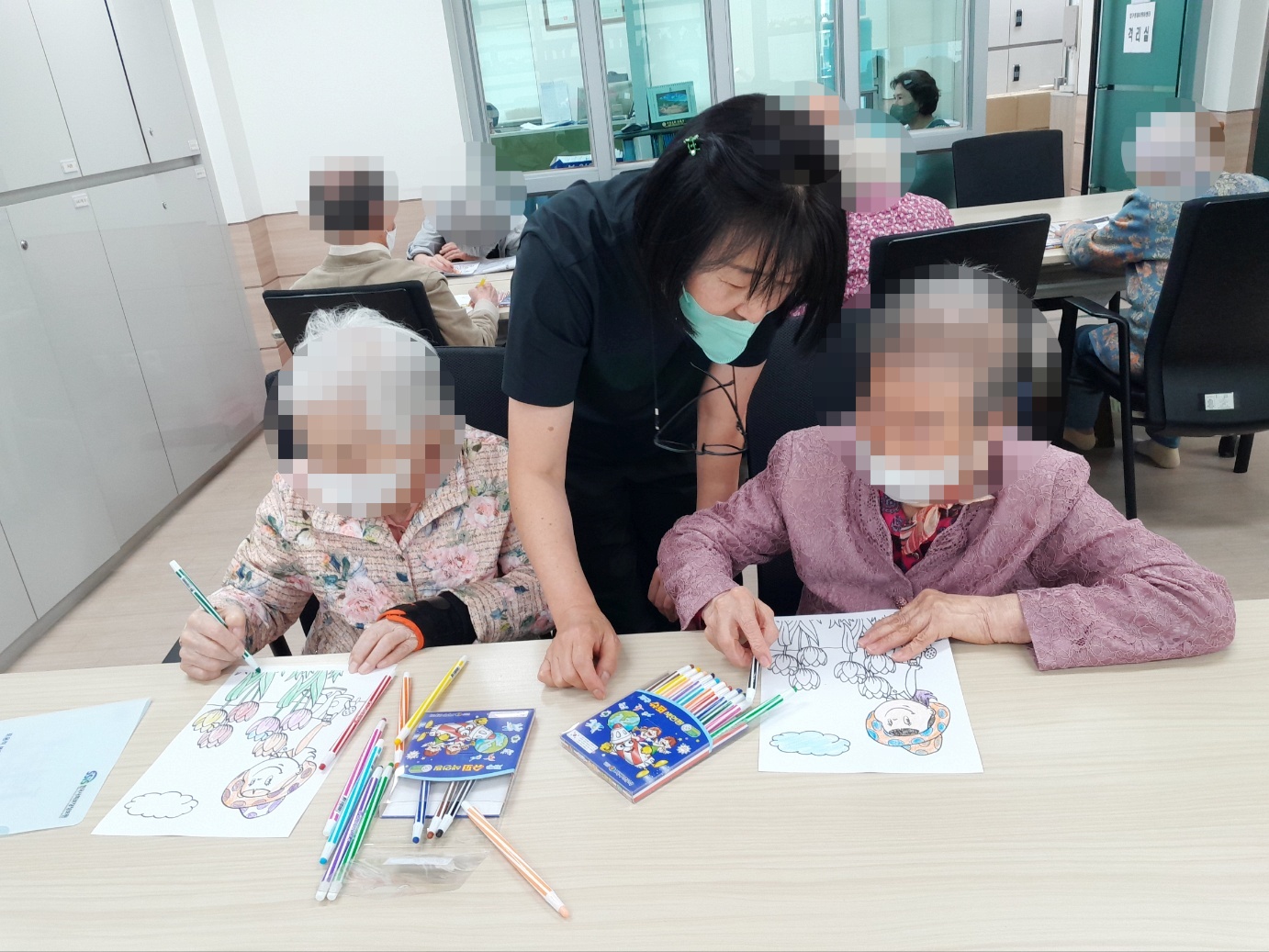 5.13.힐링색칠.jpg
