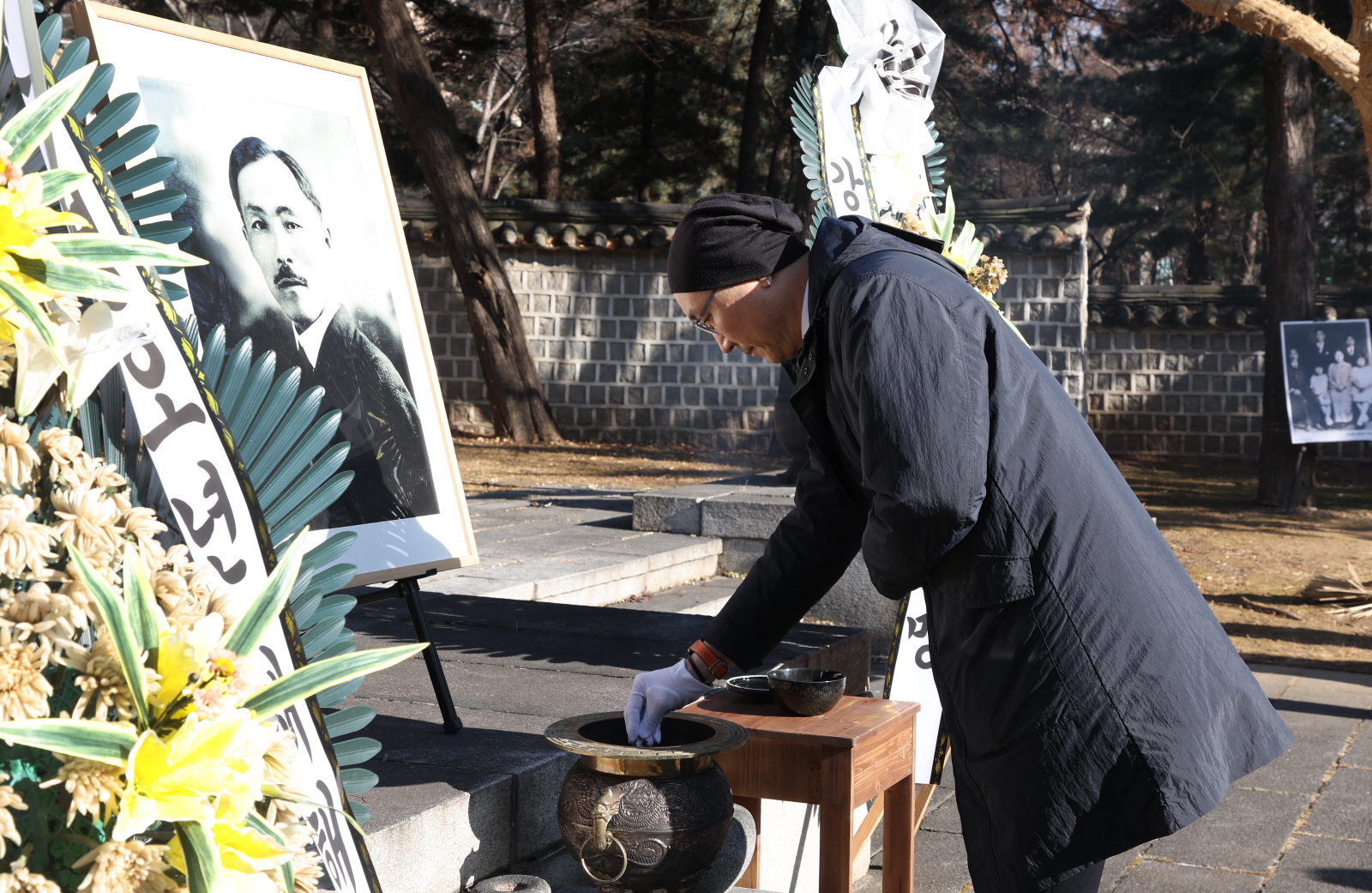 도산 안창호 선생 묘역 참배