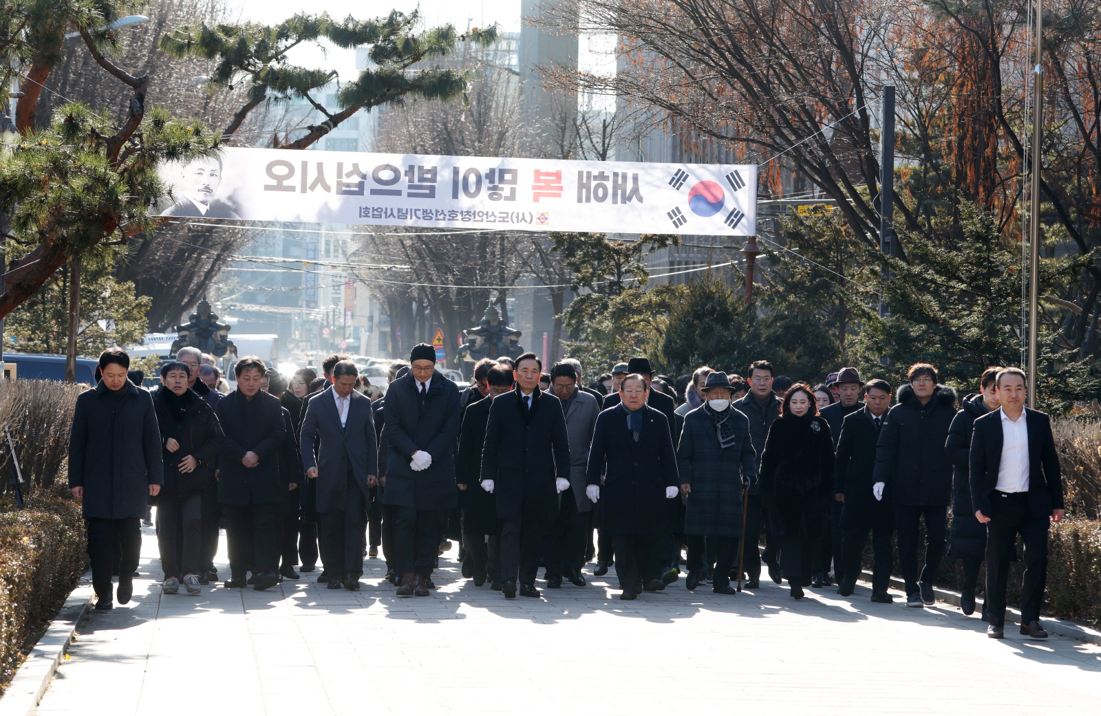 도산 안창호 선생 묘역 참배