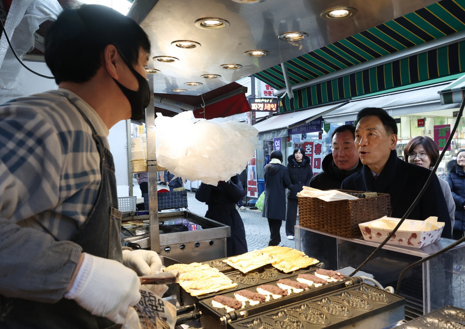 전통시장서 설 명절 장보기